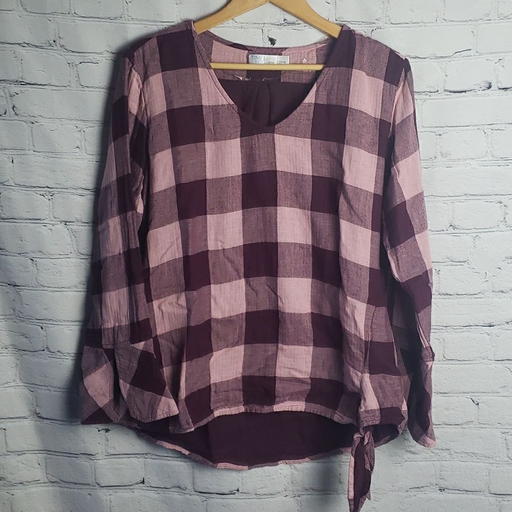 ‎Time and Tru Maroon Blouse